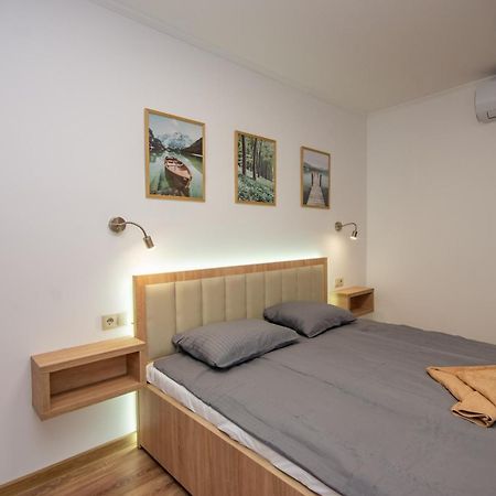 Csaladi Kikoeto Apartman Gyula Ngoại thất bức ảnh