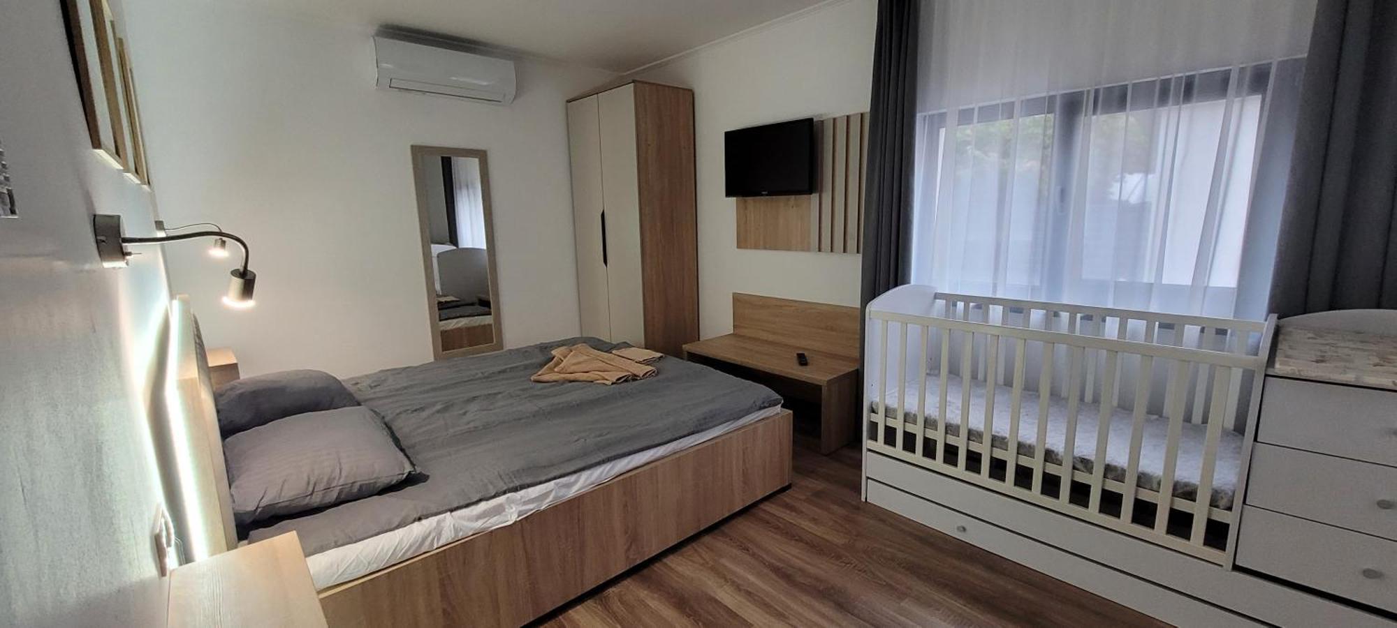 Csaladi Kikoeto Apartman Gyula Ngoại thất bức ảnh