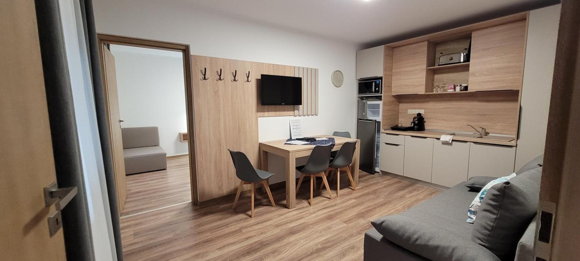 Csaladi Kikoeto Apartman Gyula Ngoại thất bức ảnh