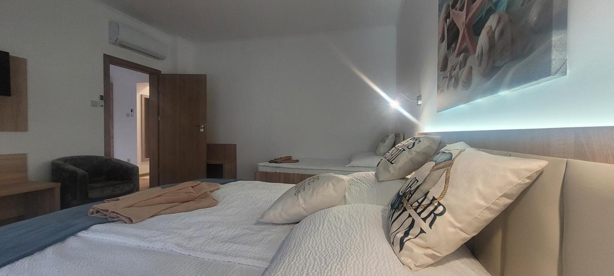 Csaladi Kikoeto Apartman Gyula Ngoại thất bức ảnh