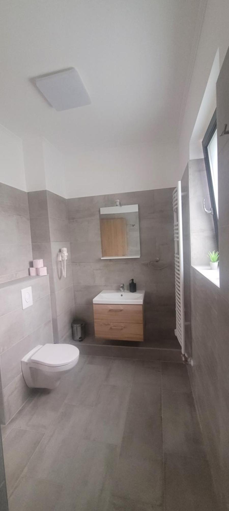 Csaladi Kikoeto Apartman Gyula Ngoại thất bức ảnh
