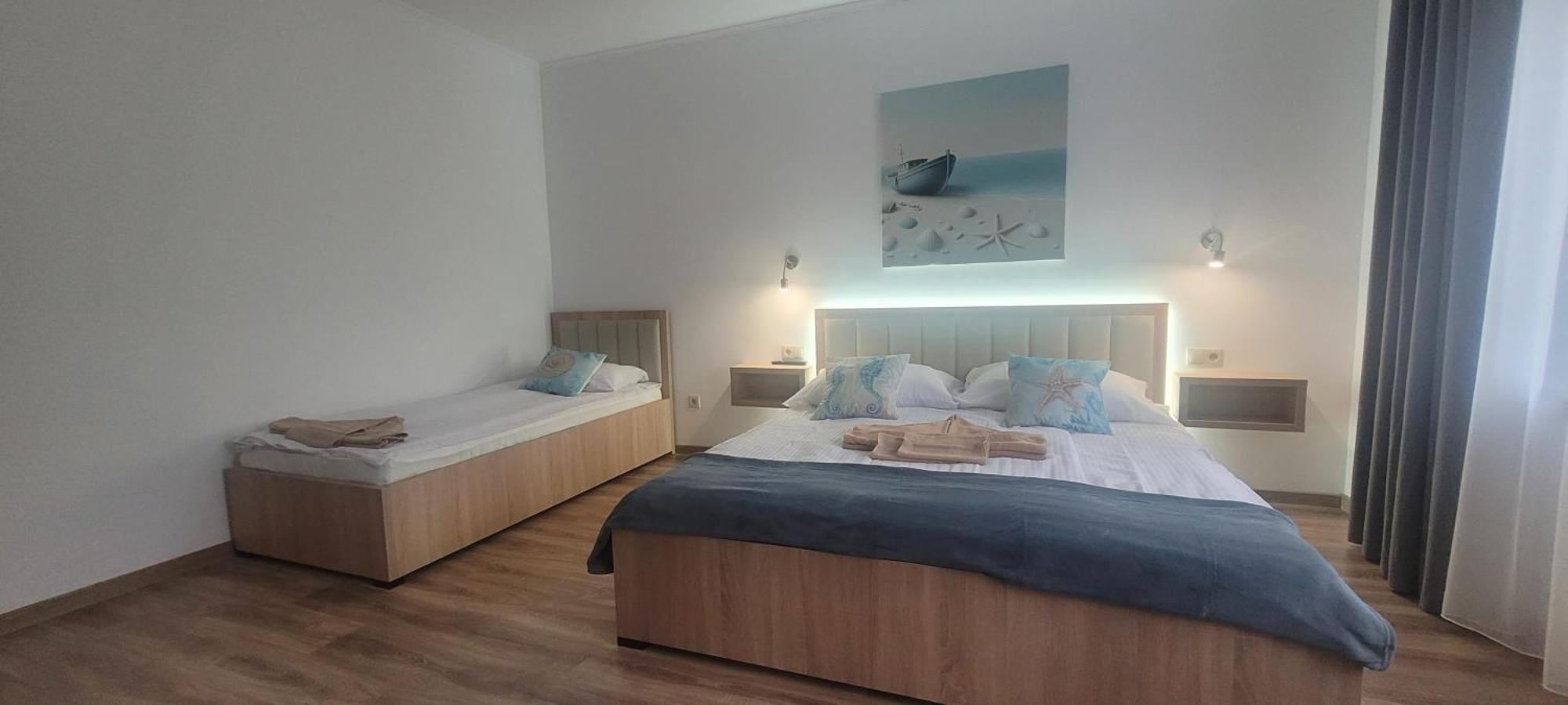 Csaladi Kikoeto Apartman Gyula Ngoại thất bức ảnh
