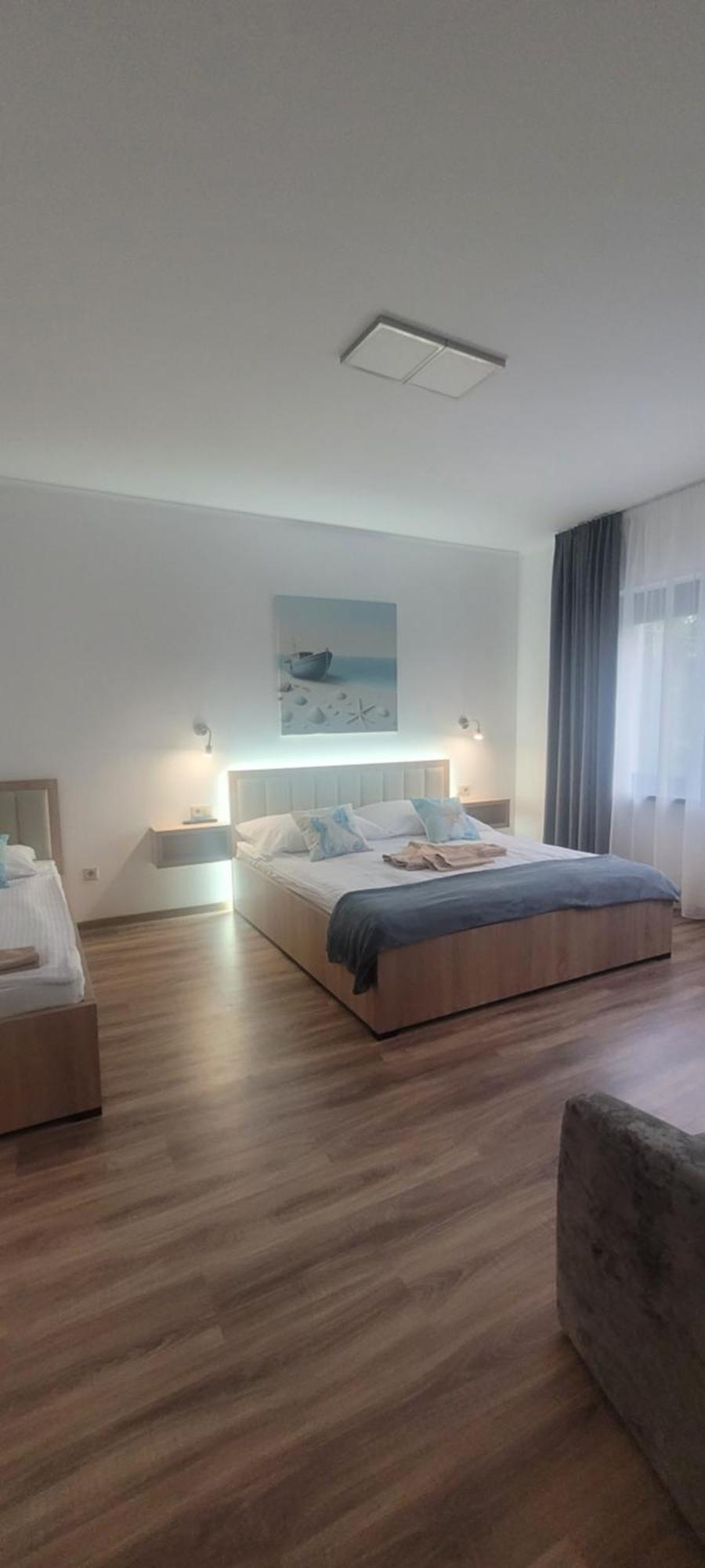 Csaladi Kikoeto Apartman Gyula Ngoại thất bức ảnh