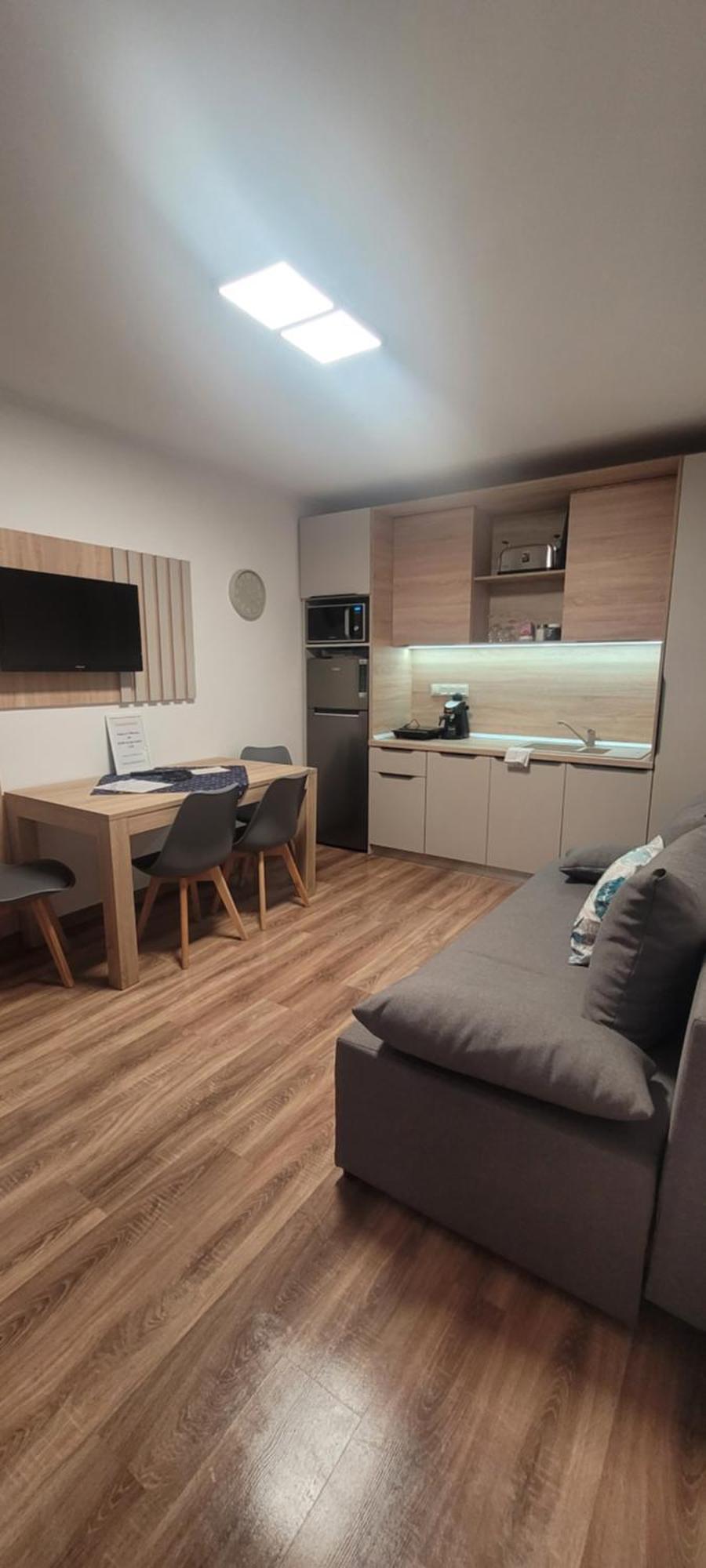 Csaladi Kikoeto Apartman Gyula Ngoại thất bức ảnh