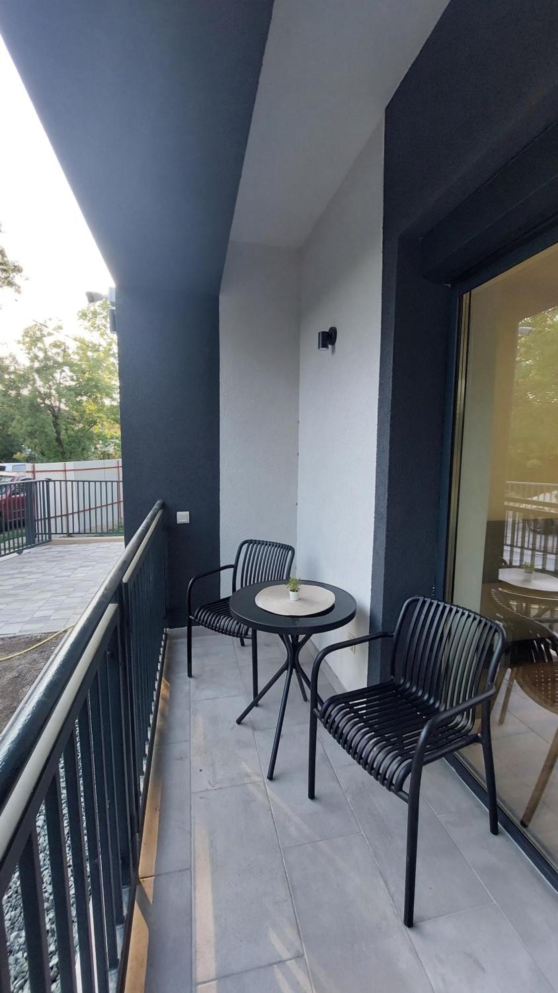 Csaladi Kikoeto Apartman Gyula Ngoại thất bức ảnh