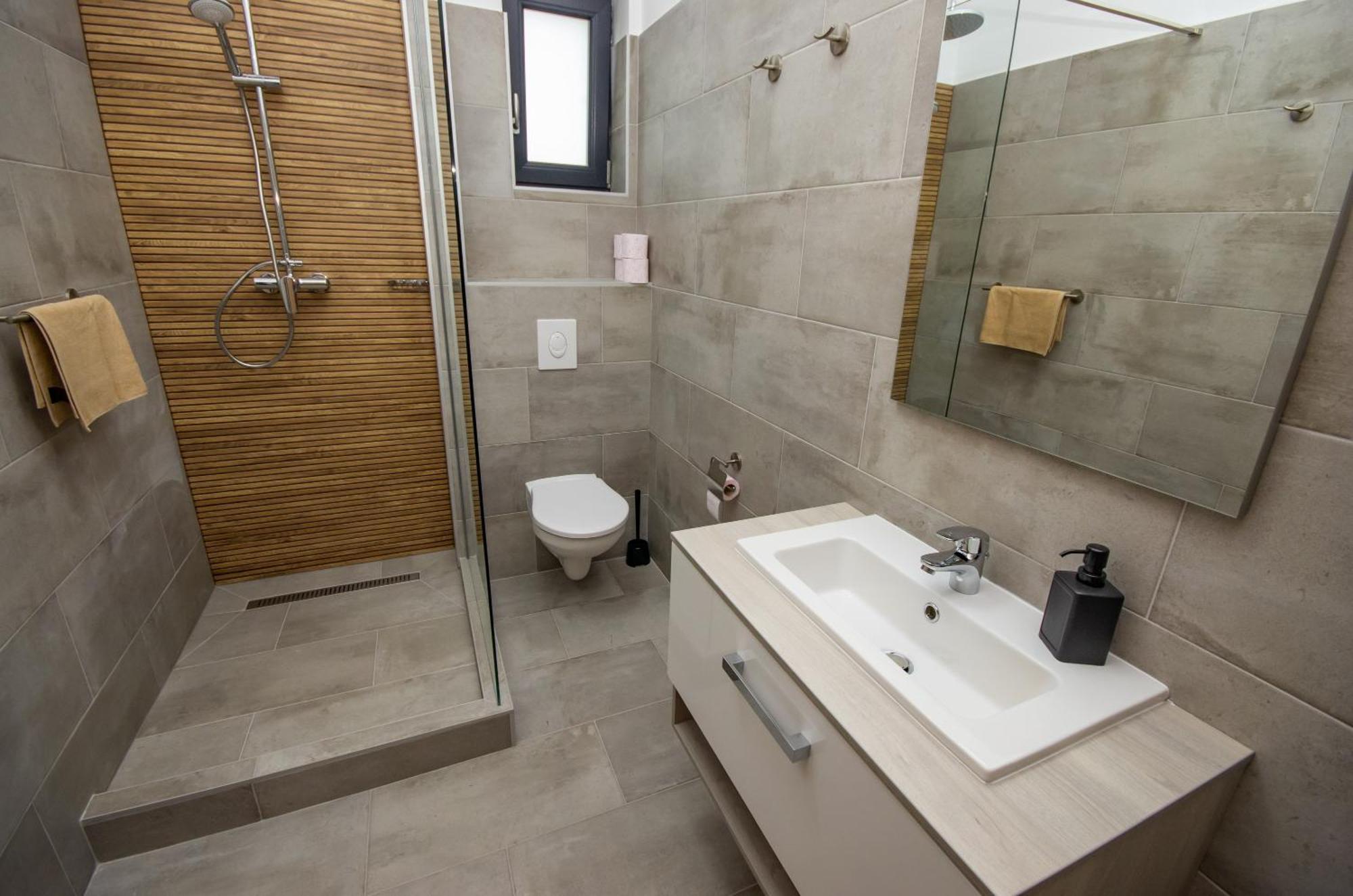 Csaladi Kikoeto Apartman Gyula Ngoại thất bức ảnh