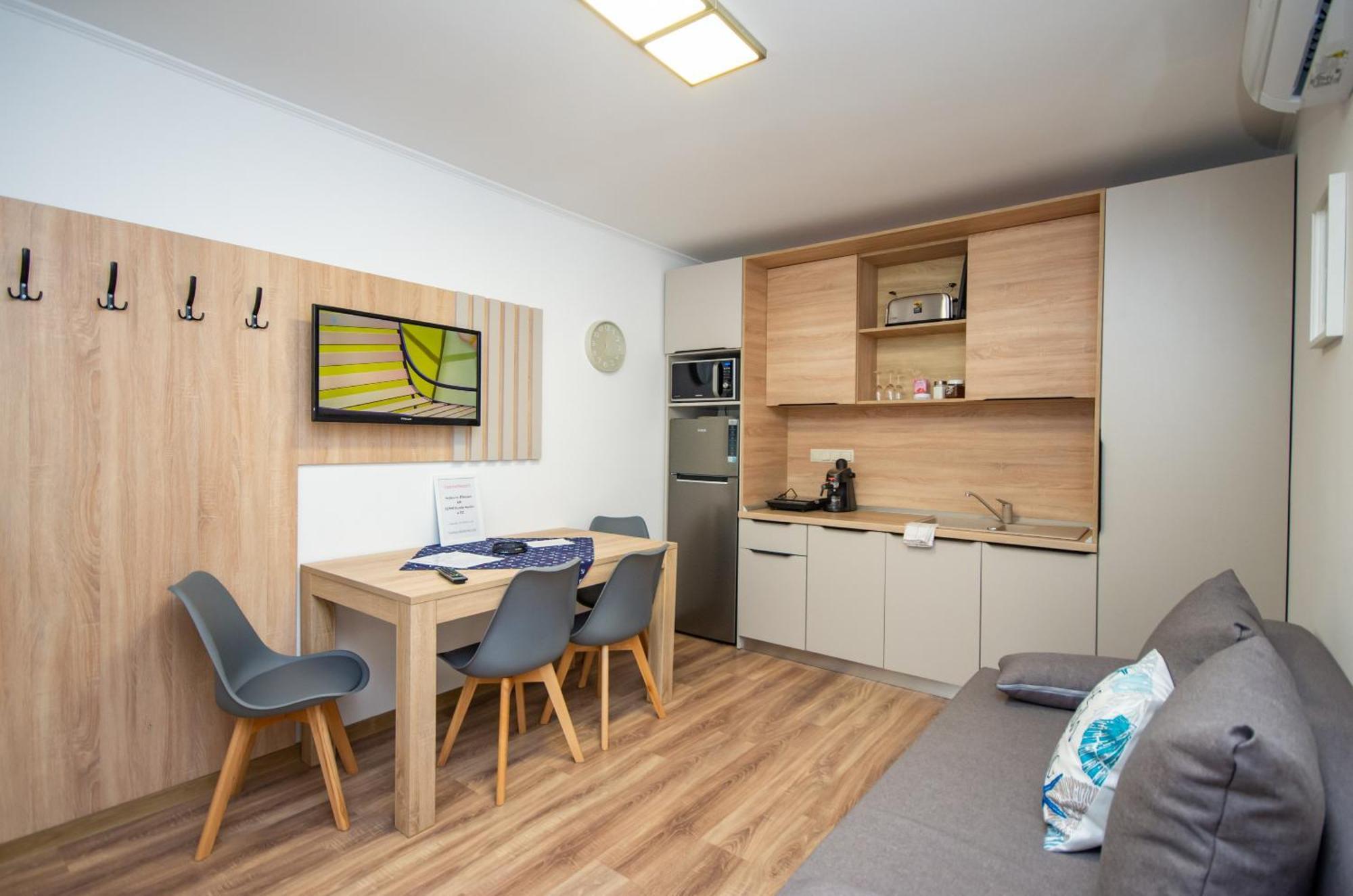 Csaladi Kikoeto Apartman Gyula Ngoại thất bức ảnh