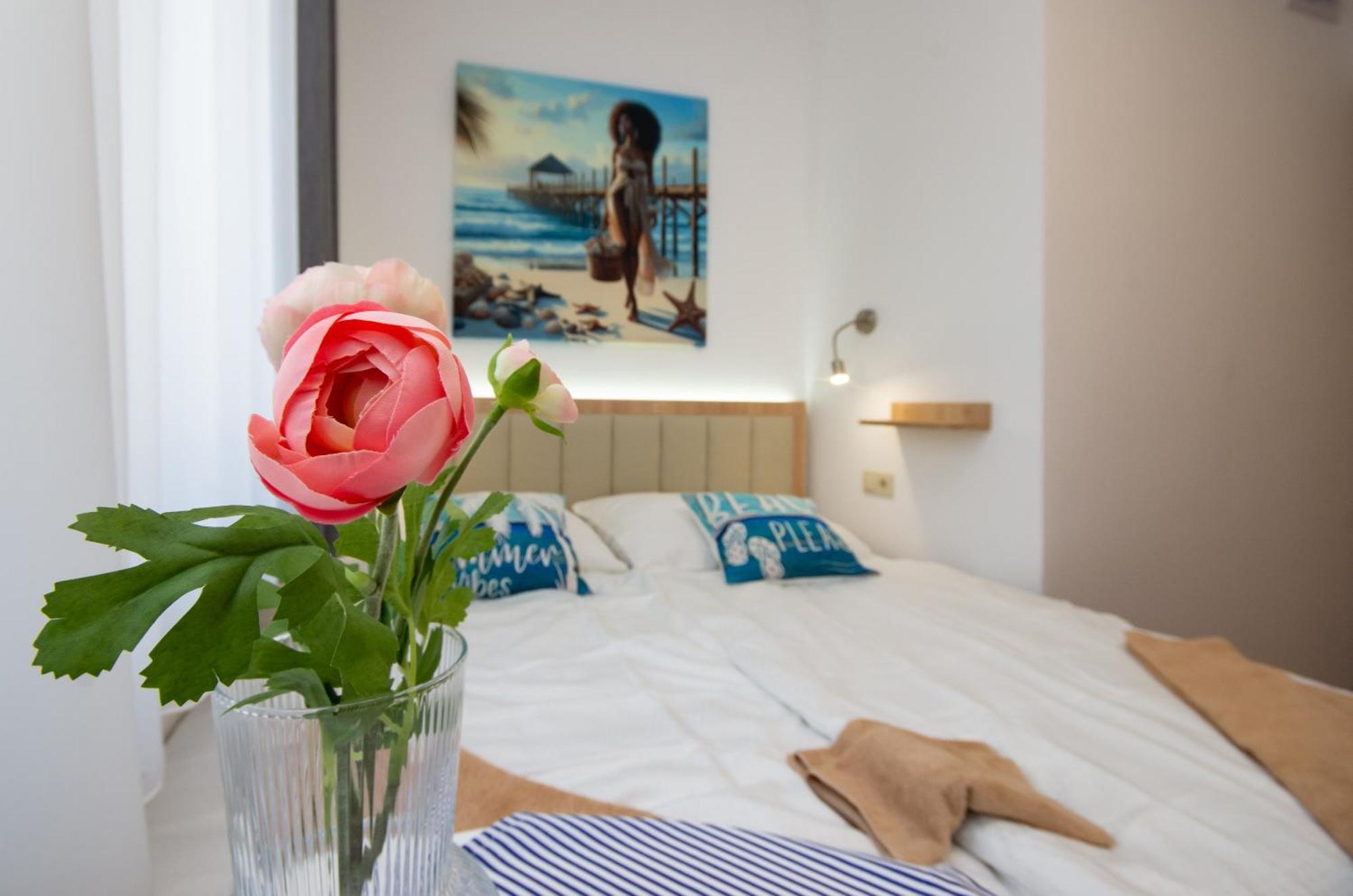 Csaladi Kikoeto Apartman Gyula Ngoại thất bức ảnh