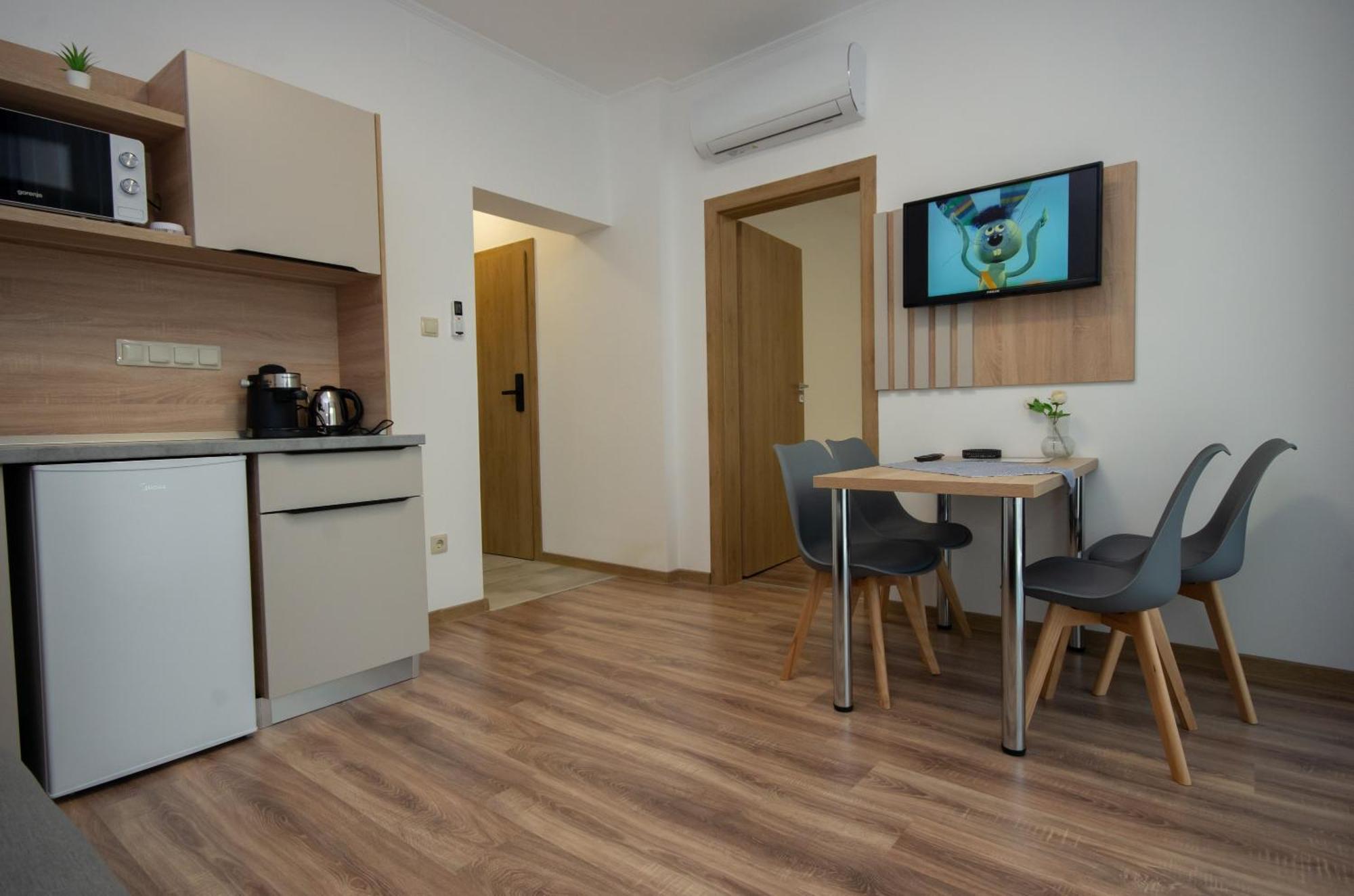 Csaladi Kikoeto Apartman Gyula Ngoại thất bức ảnh