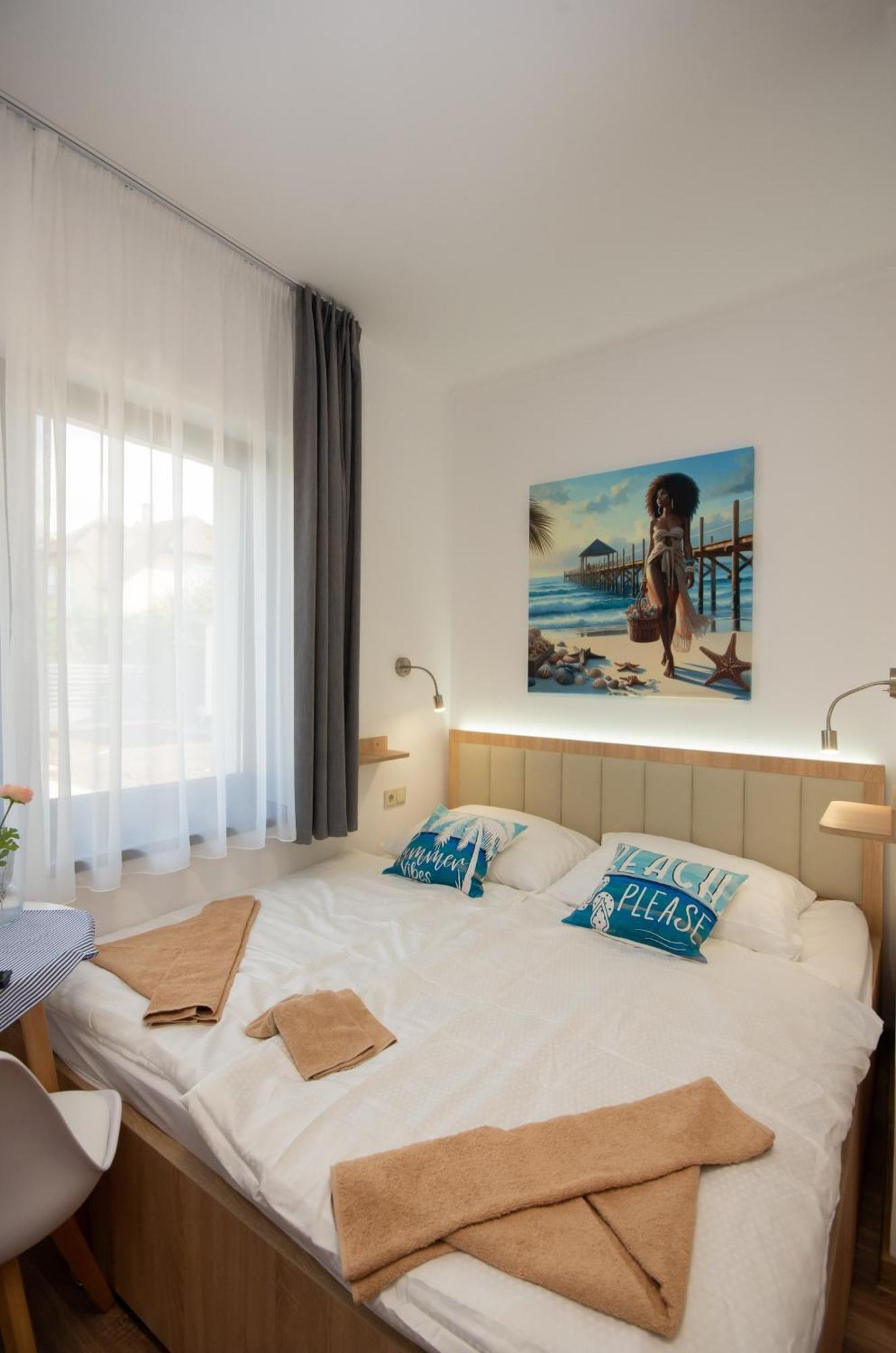 Csaladi Kikoeto Apartman Gyula Ngoại thất bức ảnh