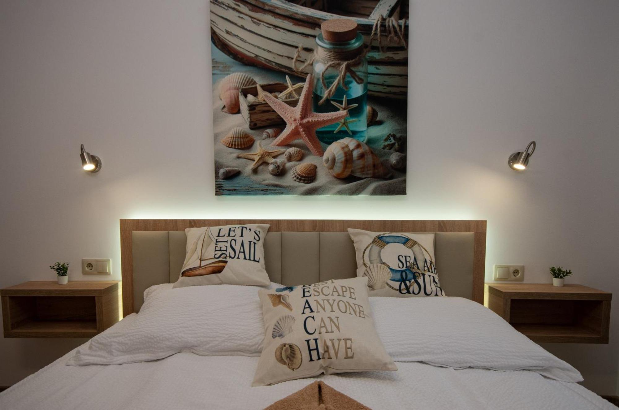 Csaladi Kikoeto Apartman Gyula Ngoại thất bức ảnh